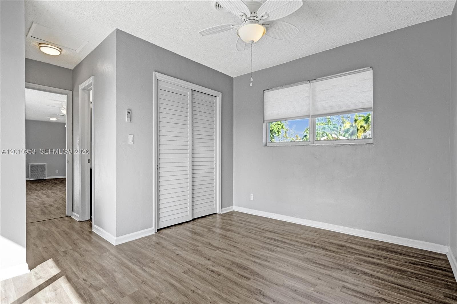 949 10th Ct photo 18