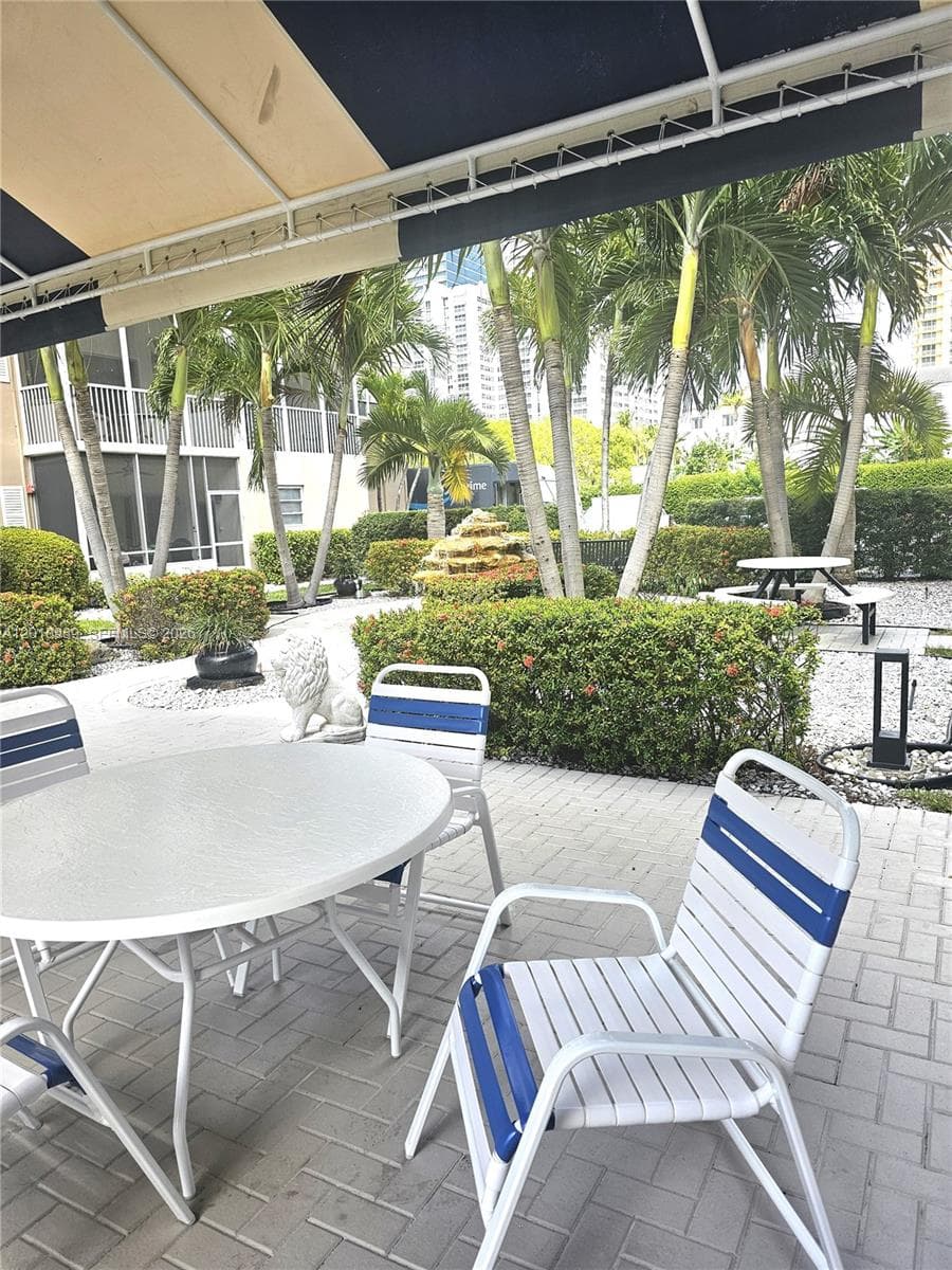 2097 S Ocean Dr 305 photo 23