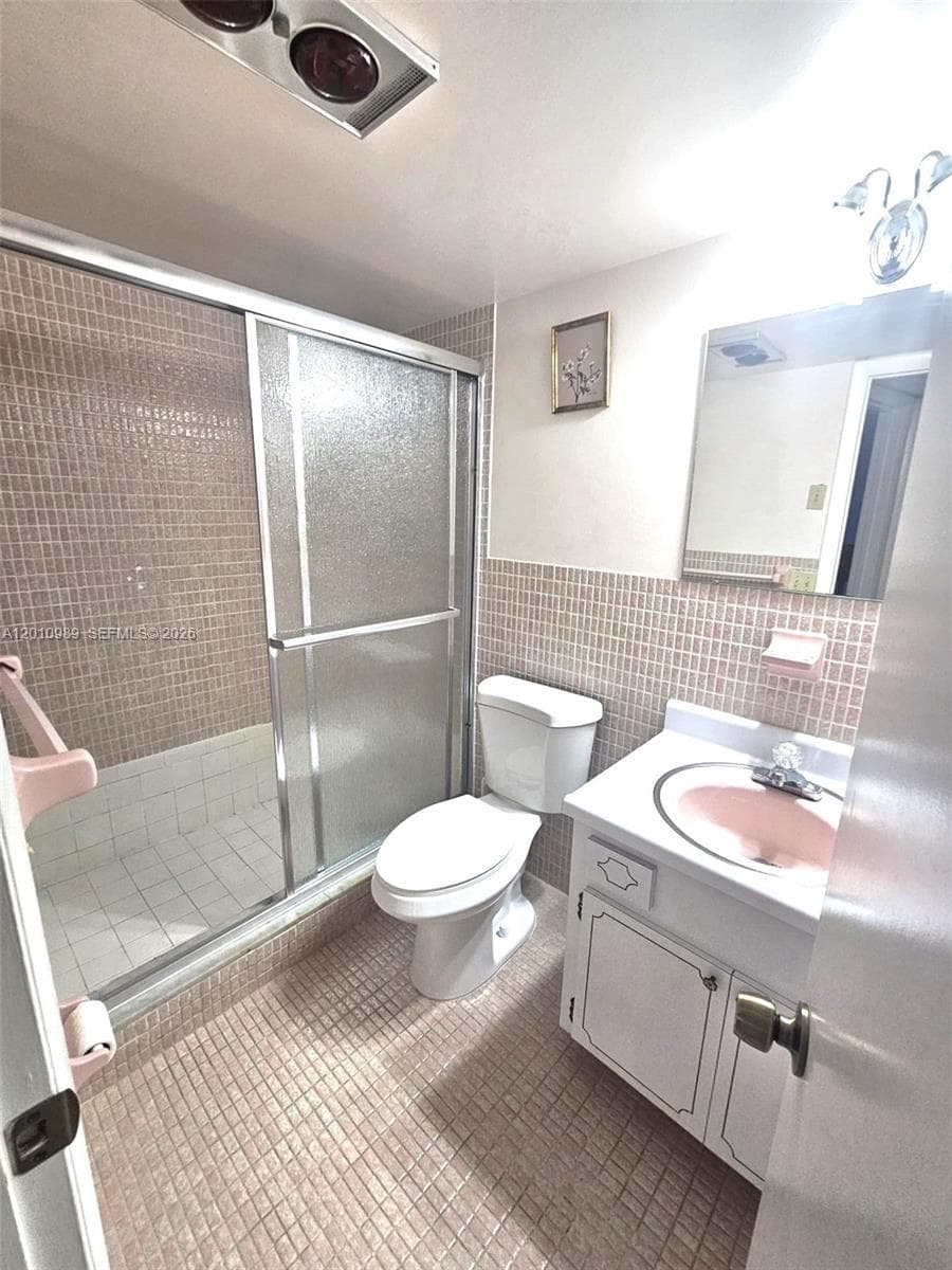 2097 S Ocean Dr 305 photo 10