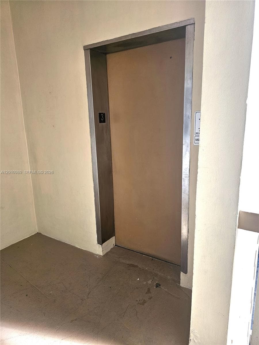 2097 S Ocean Dr 305 photo 18