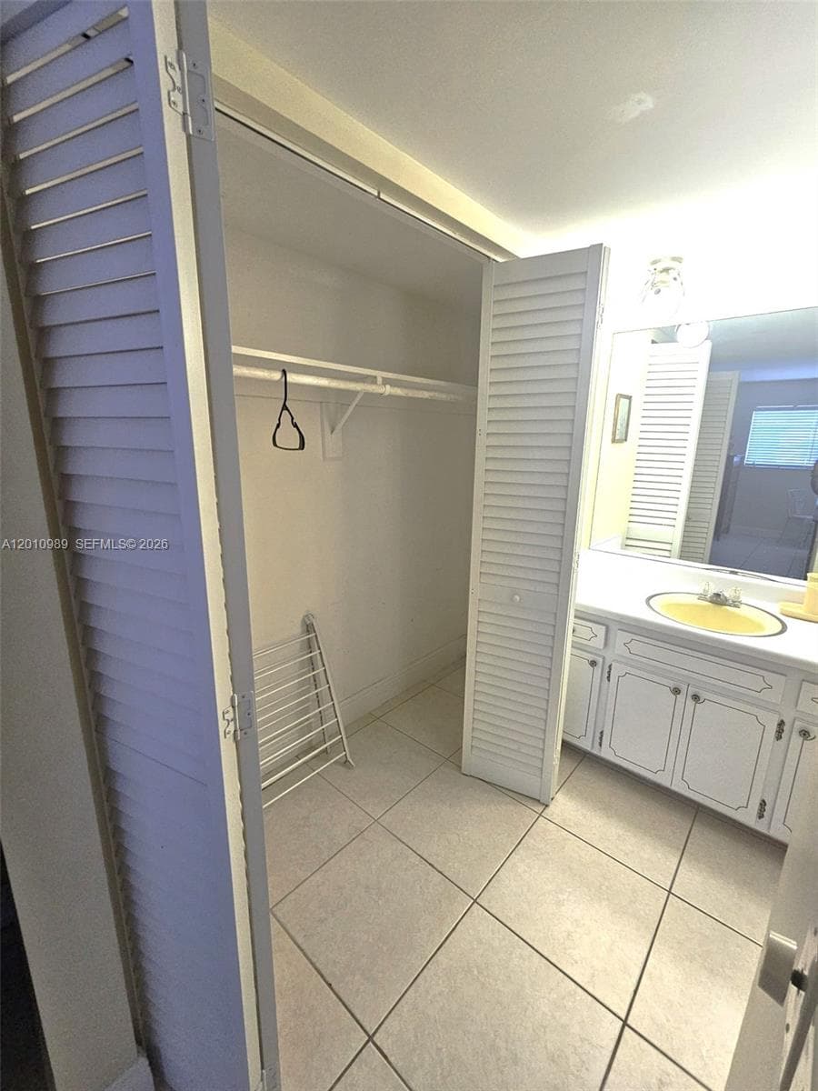 2097 S Ocean Dr 305 photo 11