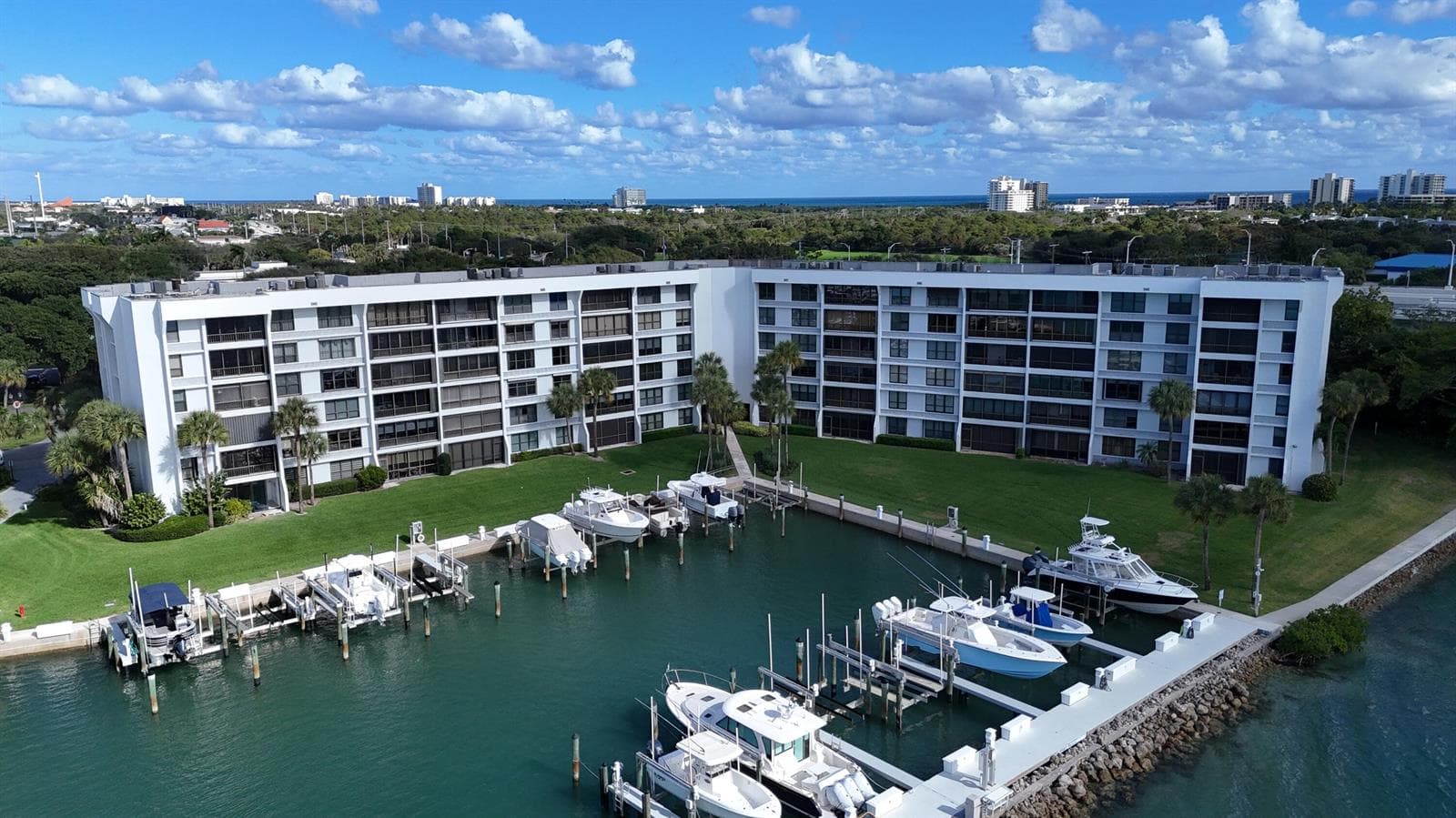 1748 Jupiter Cove Drive #319 1