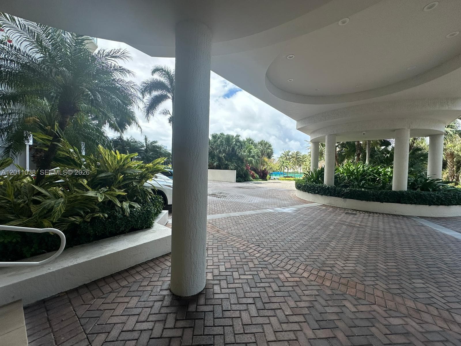 6001 Ocean Dr 4