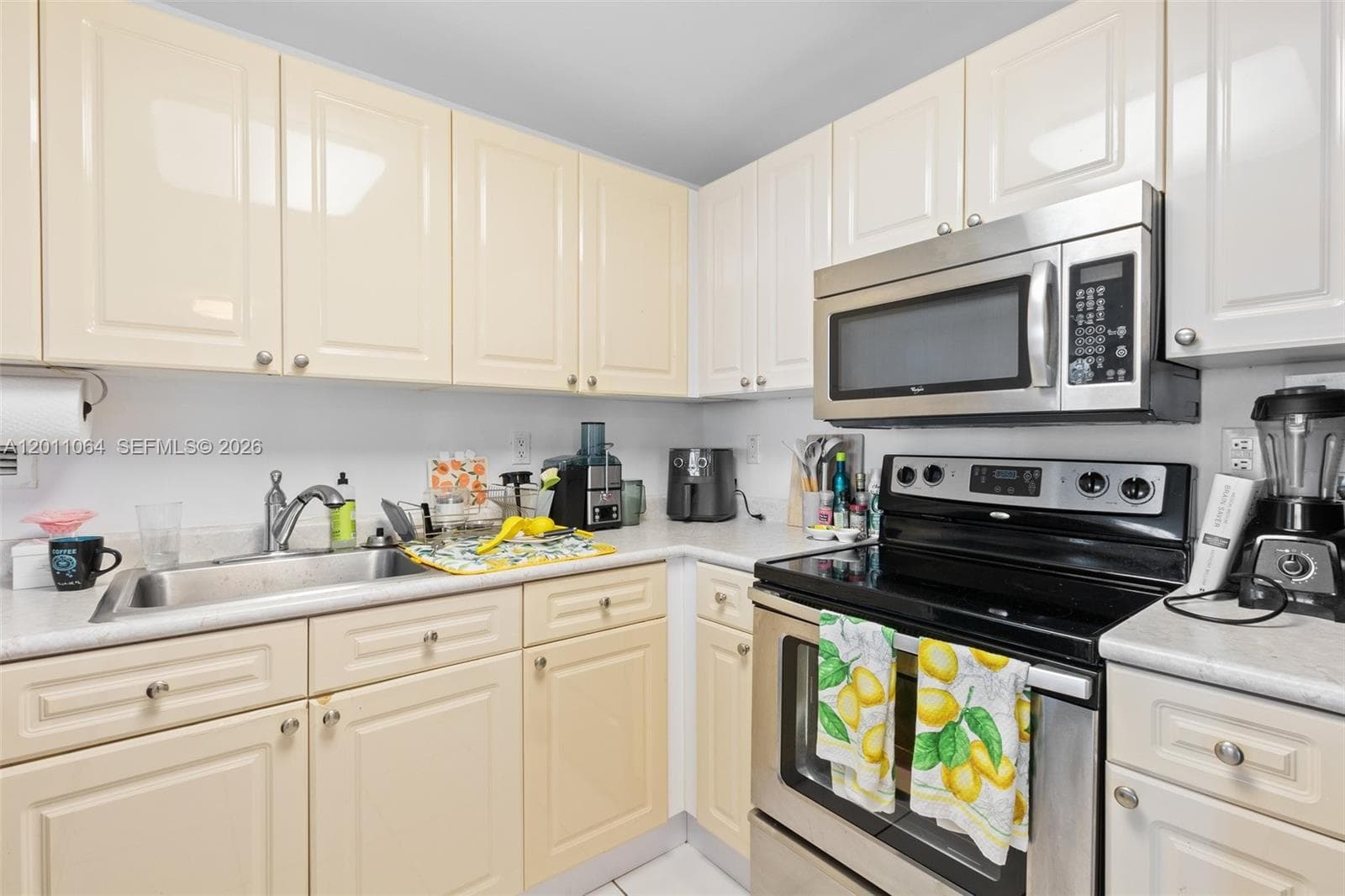 2301 Collins Ave 504 photo 10