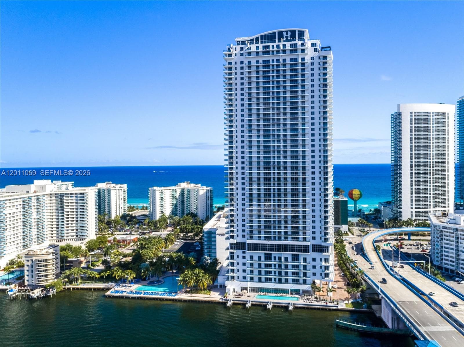 4010 Ocean Dr 5