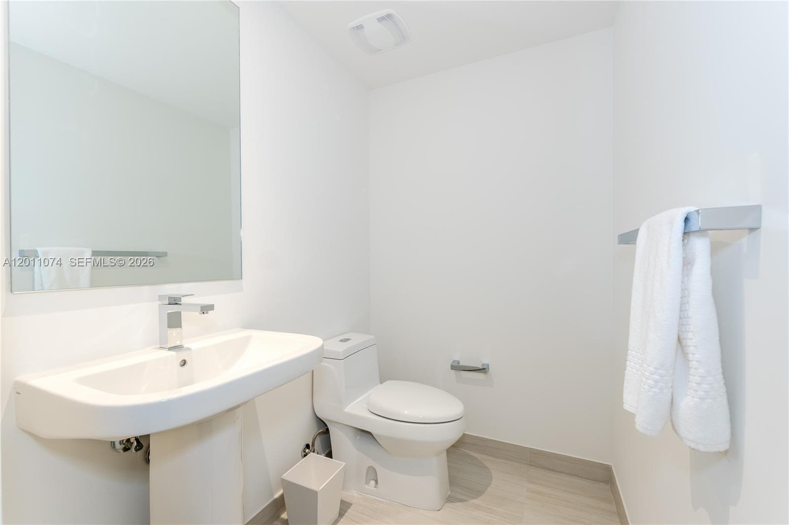 4010 Ocean Dr R1808 photo 14