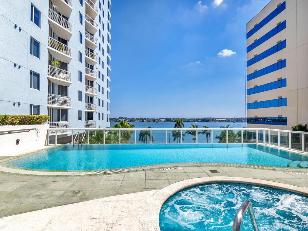 1551 N Flagler Drive 903 photo 18