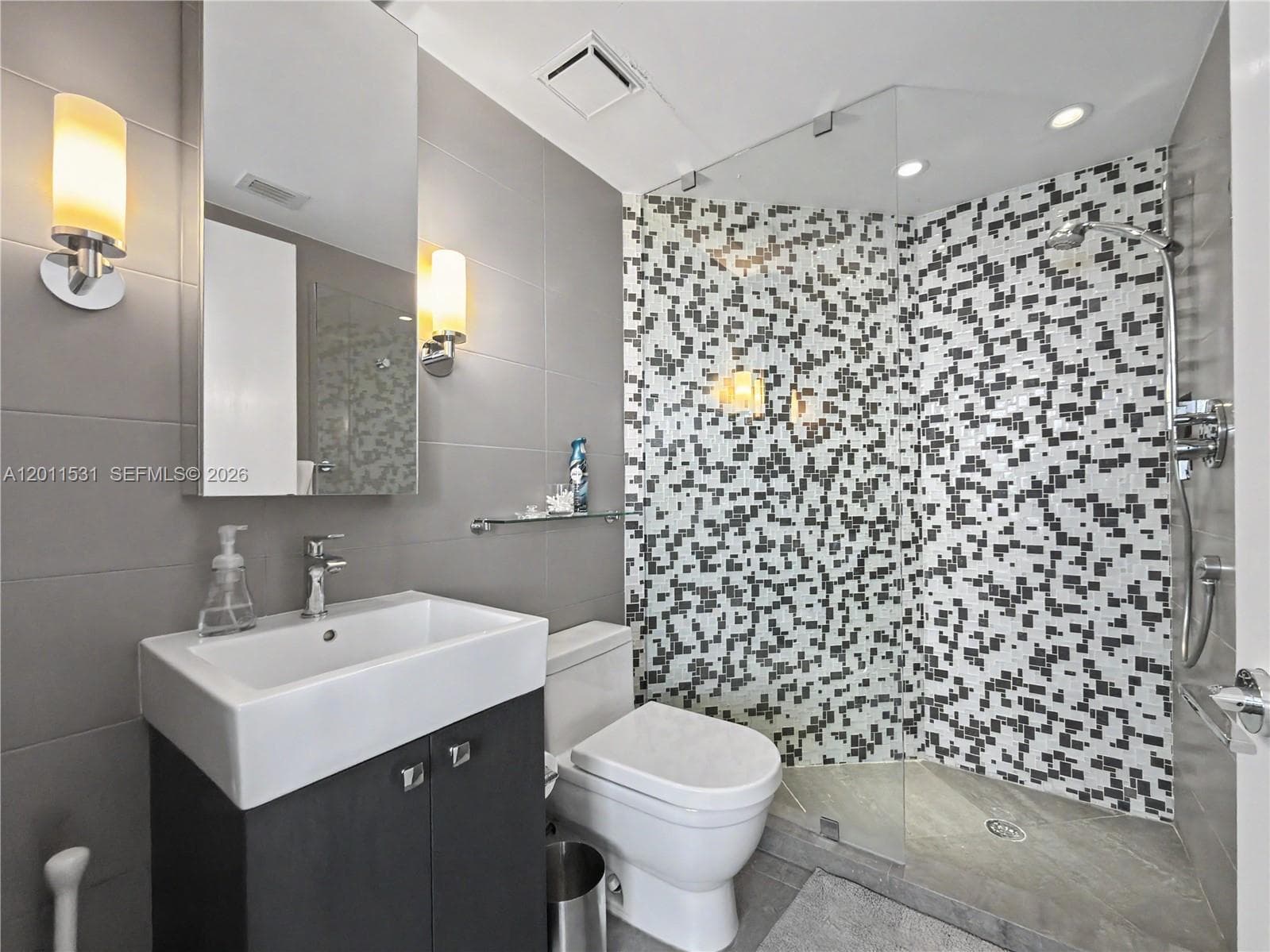 17555 Collins Ave 2501 photo 11