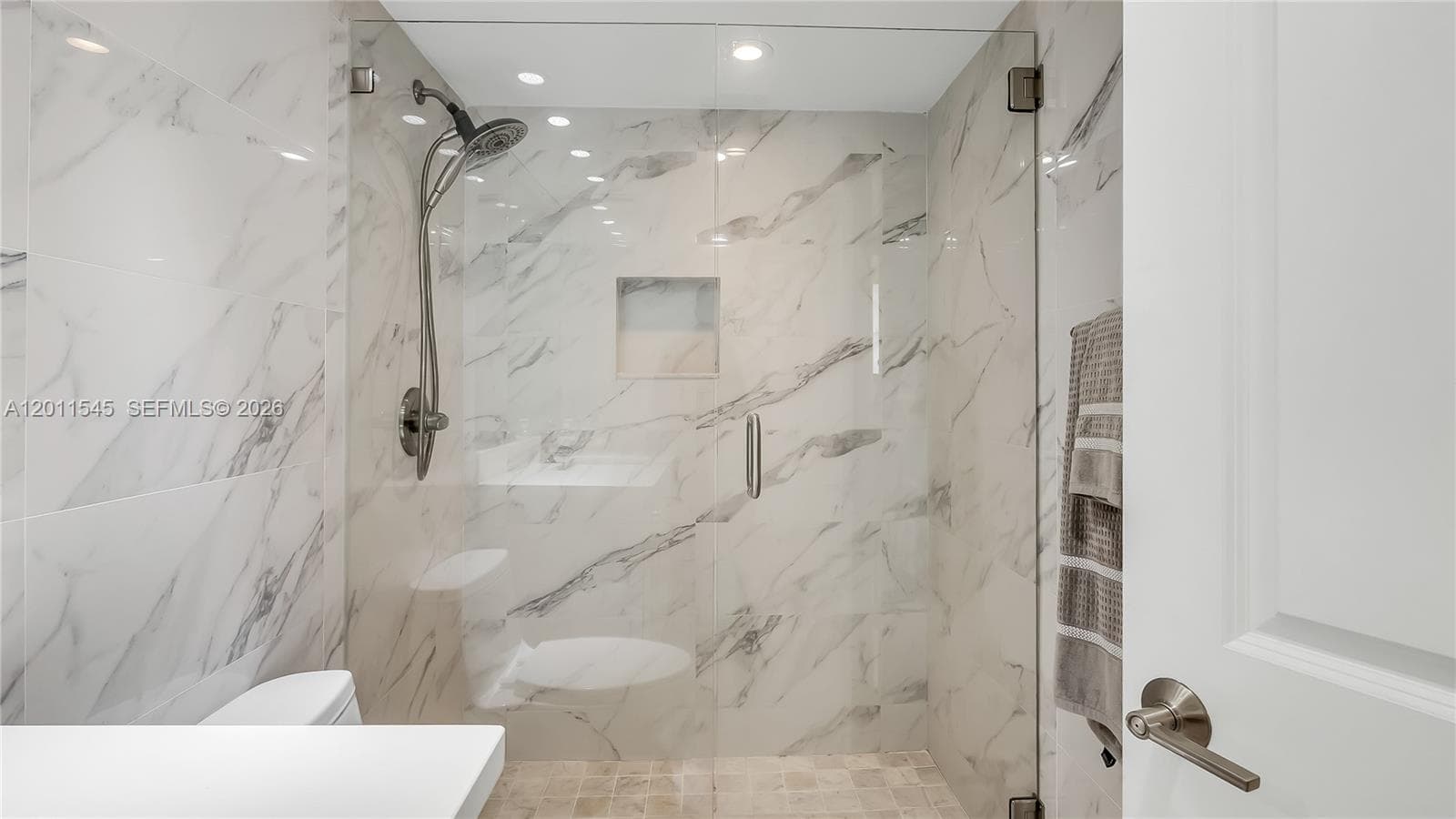 3140 S Ocean Dr (Avail Now- Nov 15, 2026) 2411 photo 20