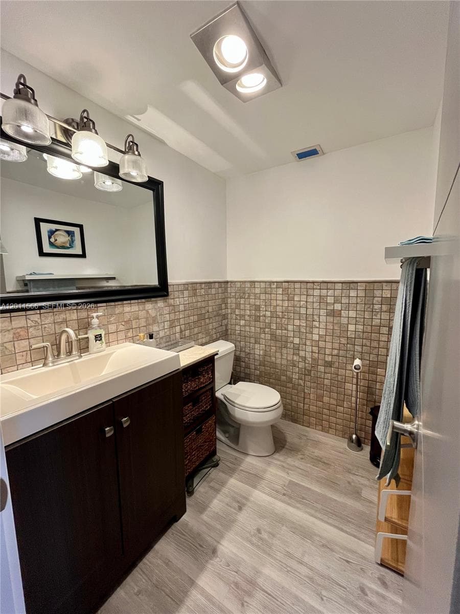 1801 S Ocean Dr 203 photo 13