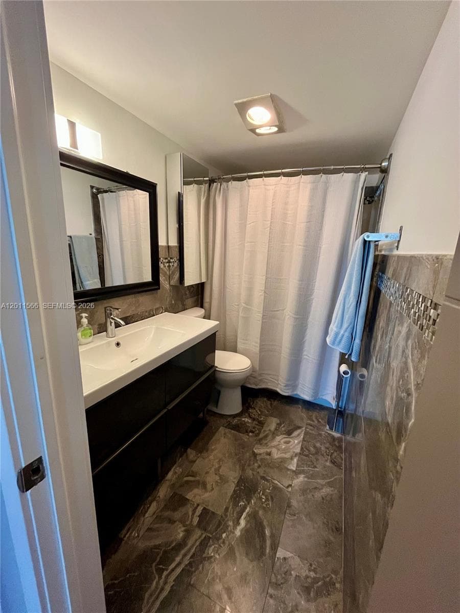 1801 S Ocean Dr 203 photo 18