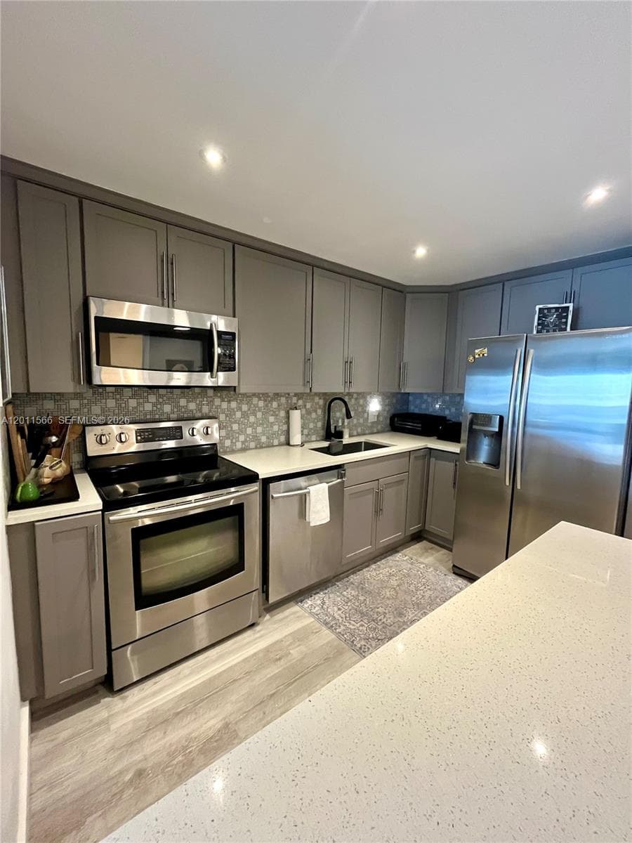 1801 S Ocean Dr 203 photo 11