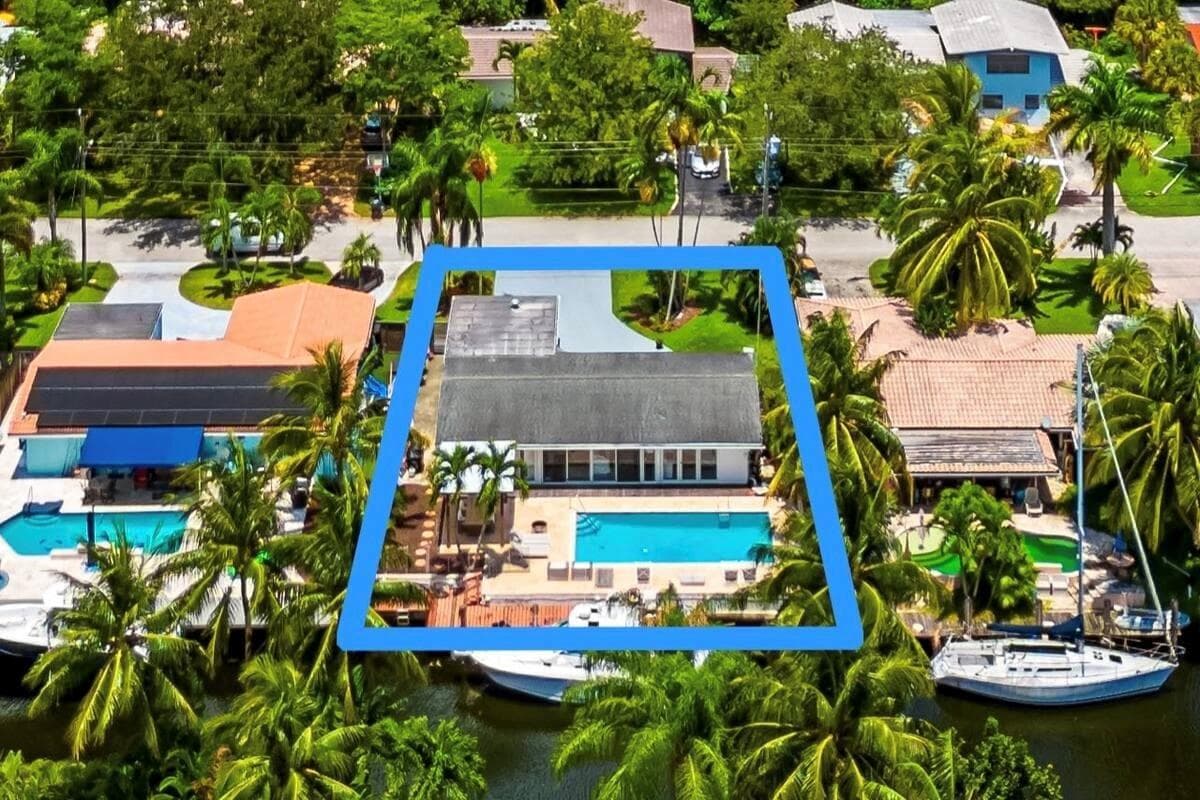 1704 SW 4th Court 2