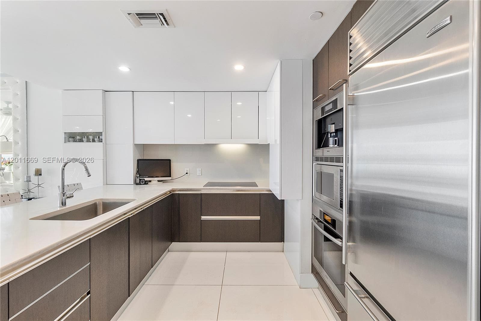 17001 Collins Ave 1703 photo 7