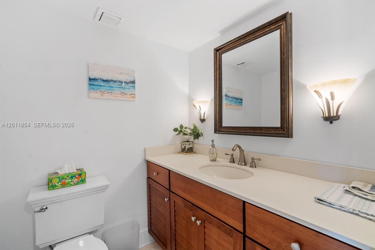 2100 Ocean Ln 1704 photo 20
