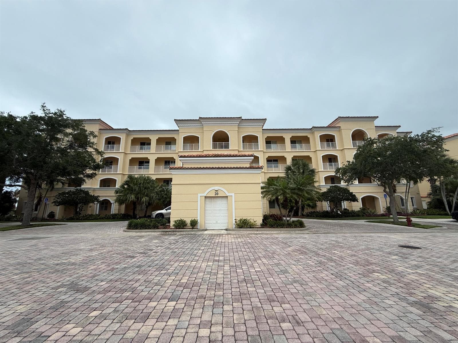 20 Harbour Isle Drive W #Ph01 1