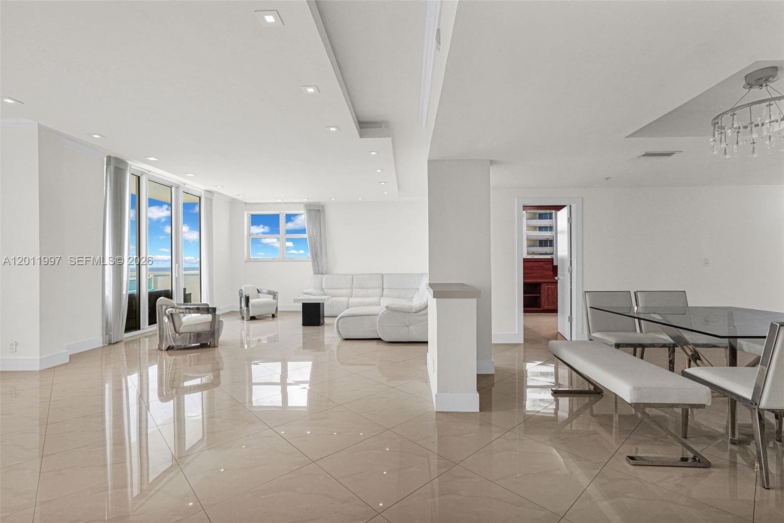 3001 Ocean Dr 4