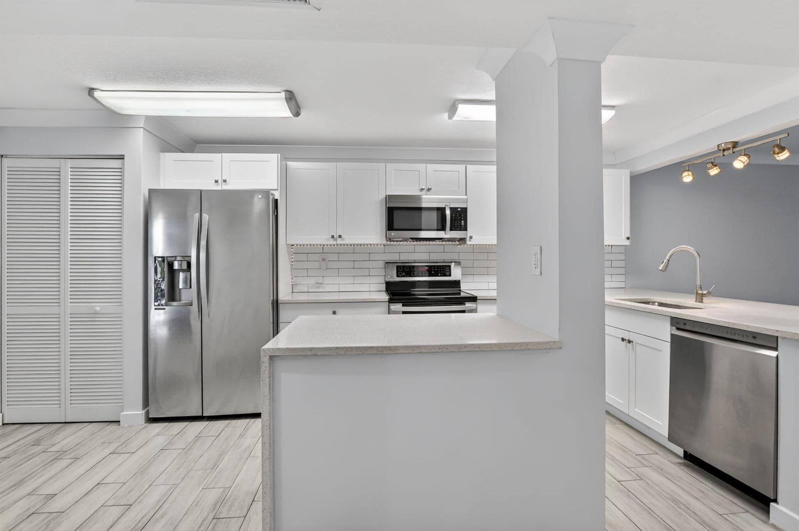 8 Royal Palm Way #203 2