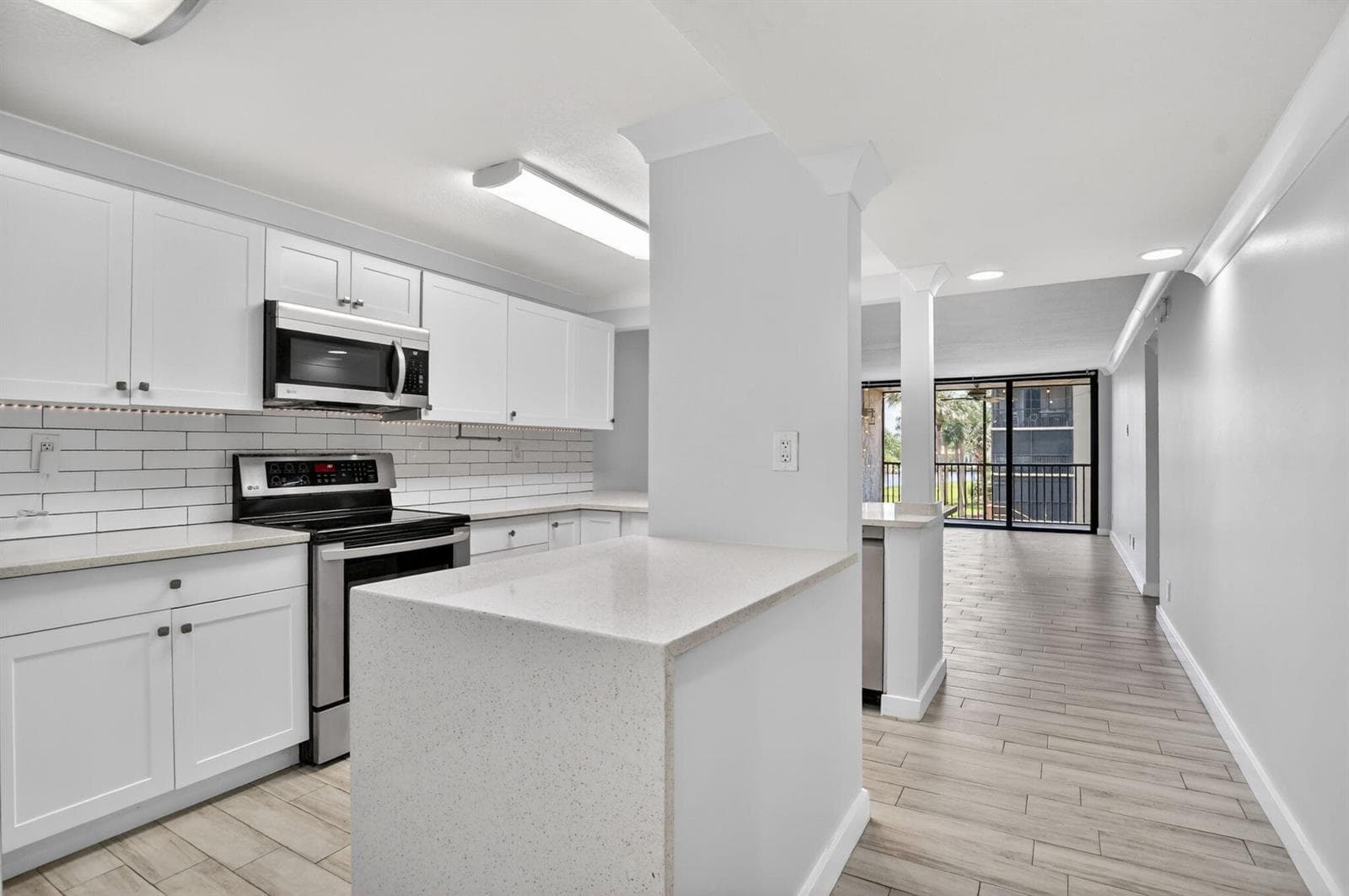 8 Royal Palm Way 203 photo 7
