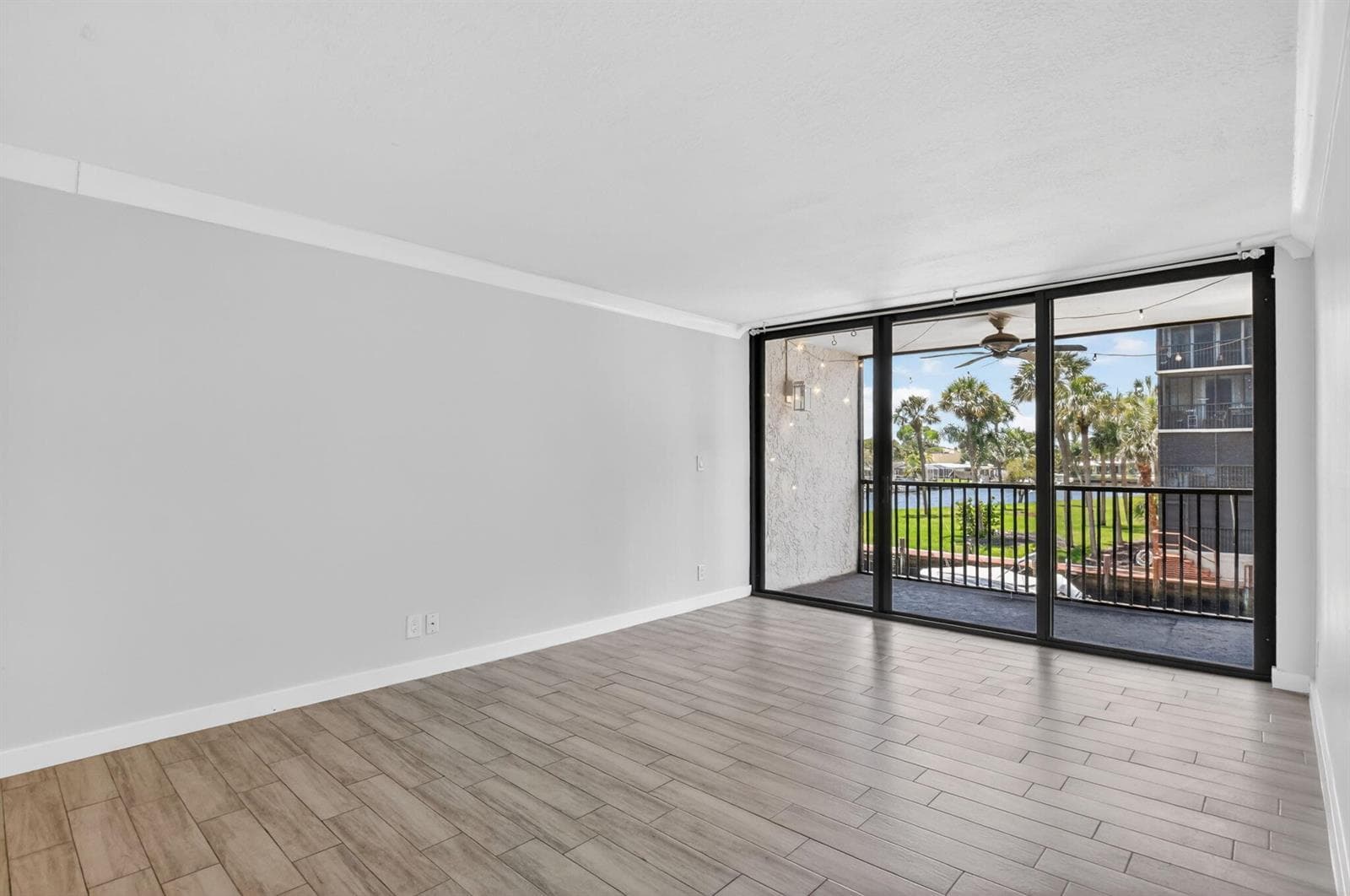 8 Royal Palm Way 203 photo 10