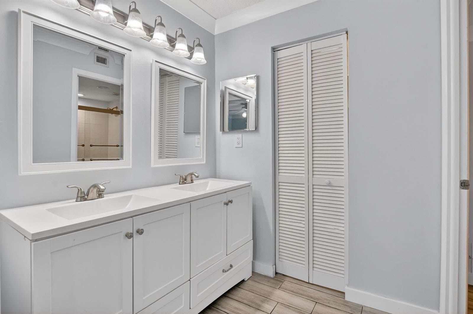 8 Royal Palm Way 203 photo 11