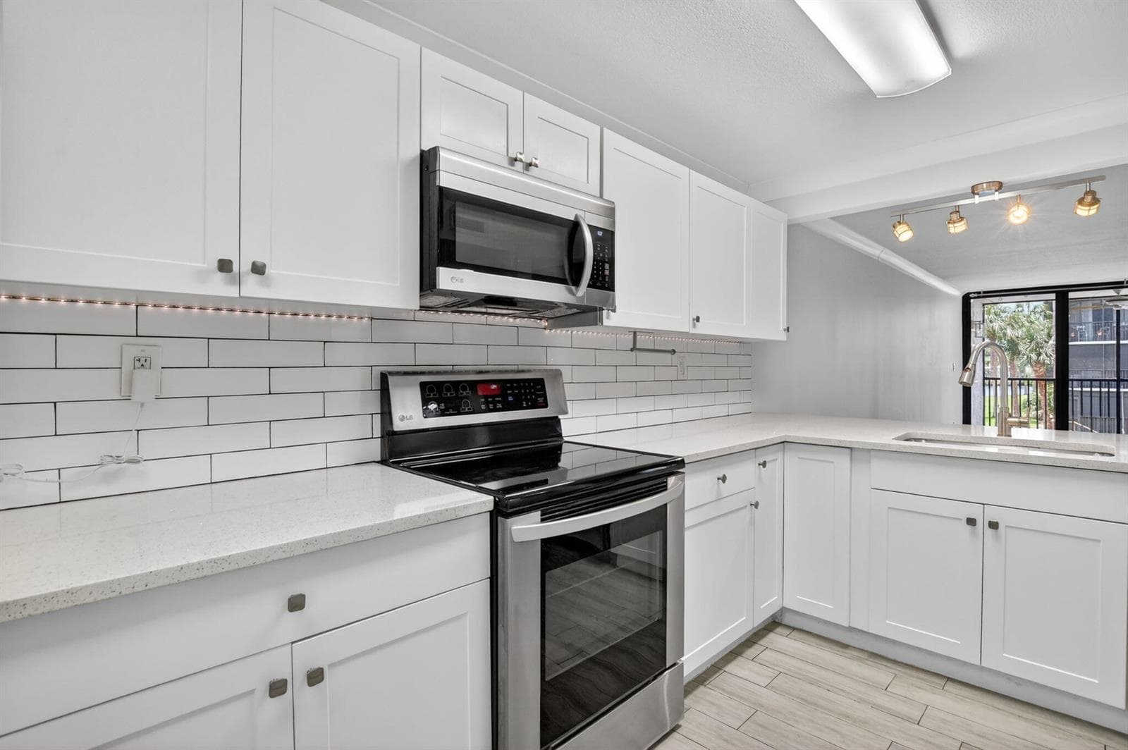 8 Royal Palm Way #203 4