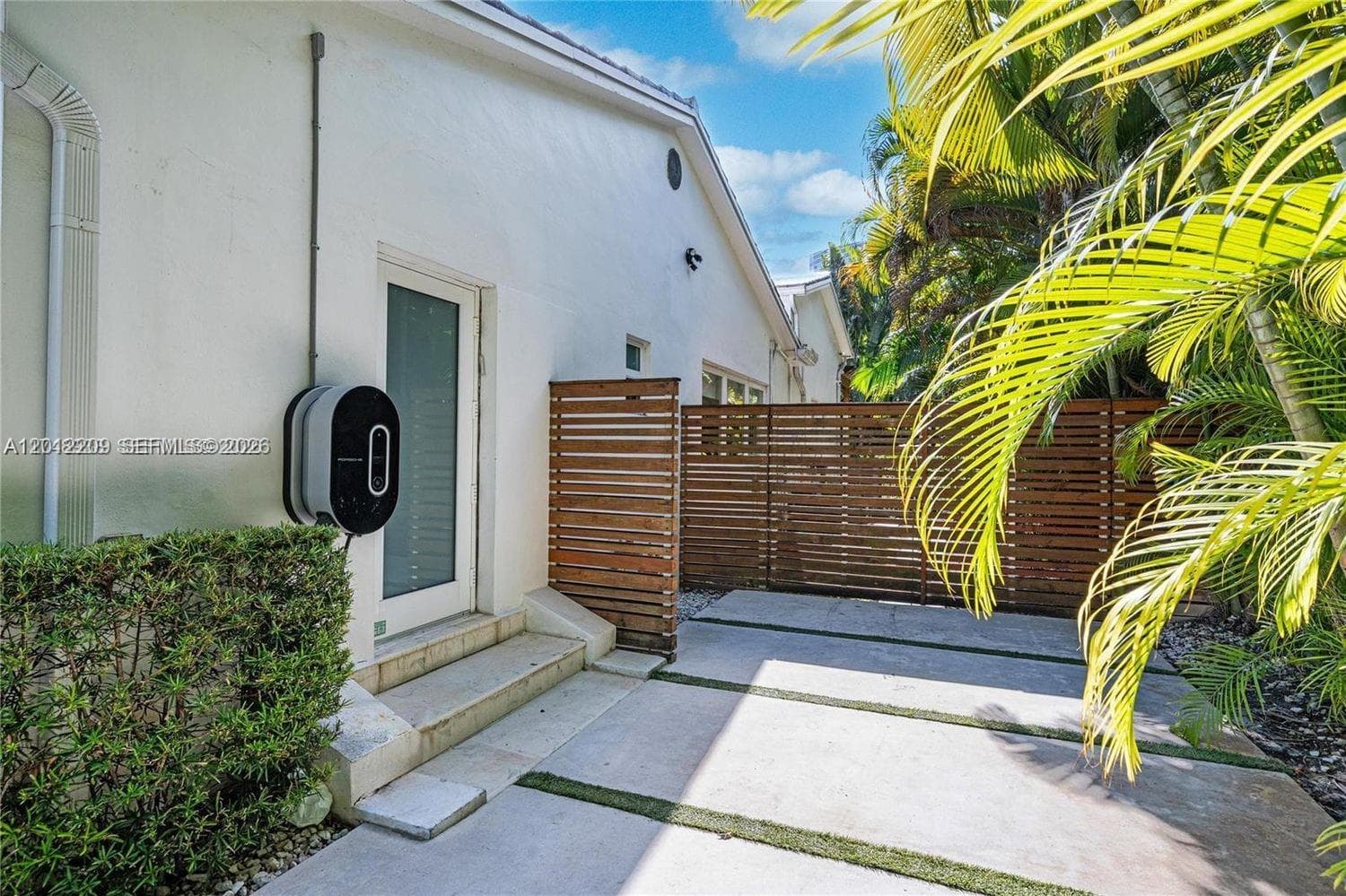 530 Sabal Palm Rd photo 18