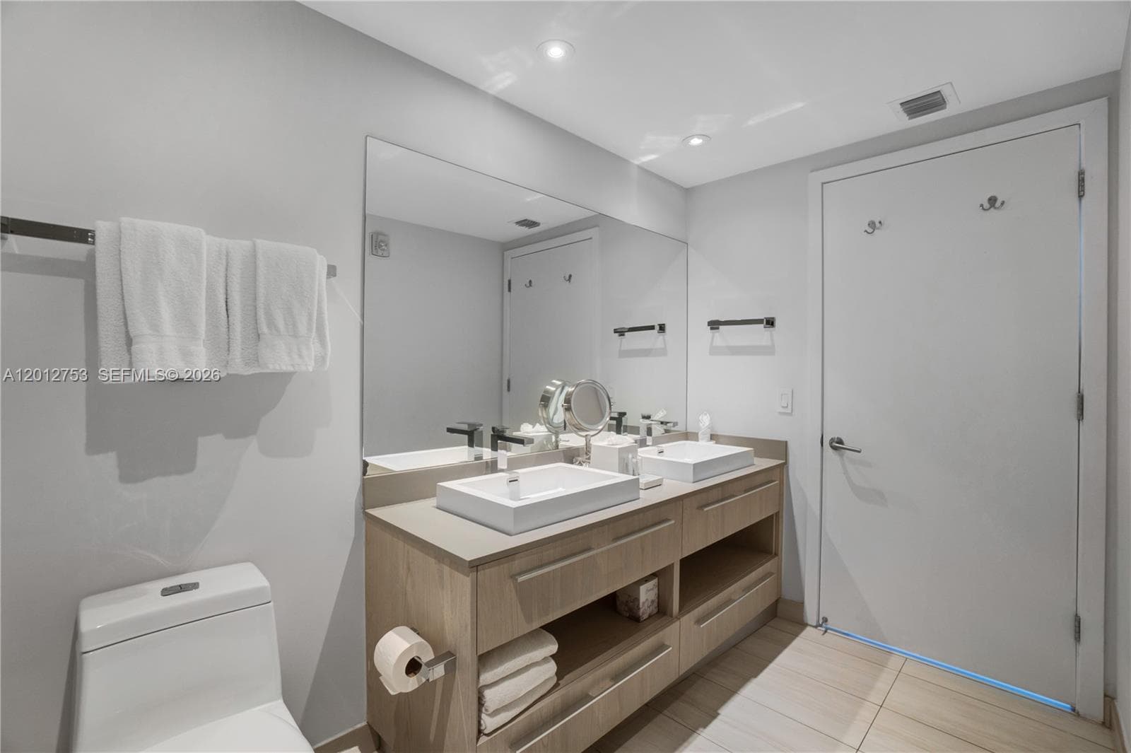 4010 Ocean Dr R1801 photo 16