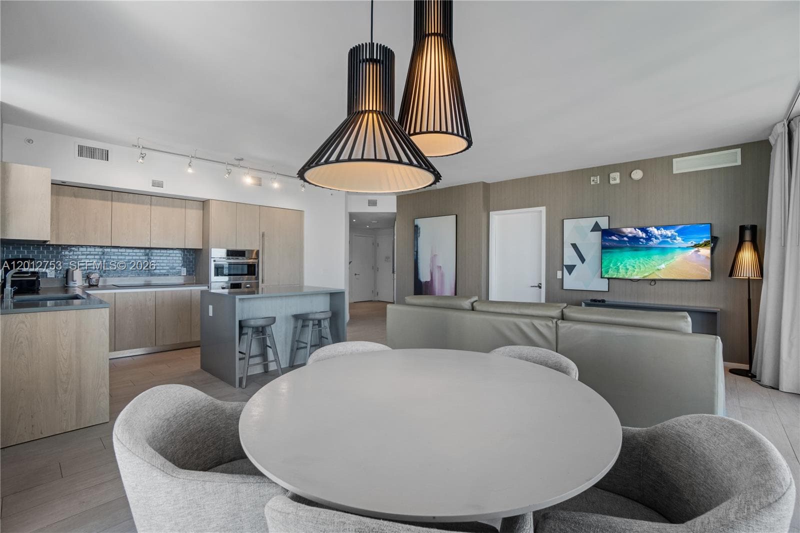 4010 Ocean Dr 3