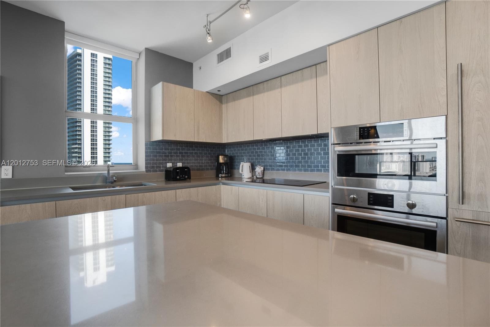 4010 Ocean Dr R1801 photo 10