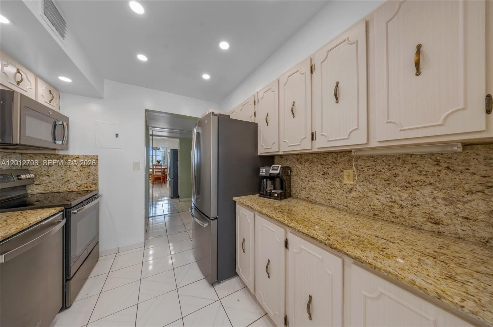 3113 S Ocean Dr 506 photo 3