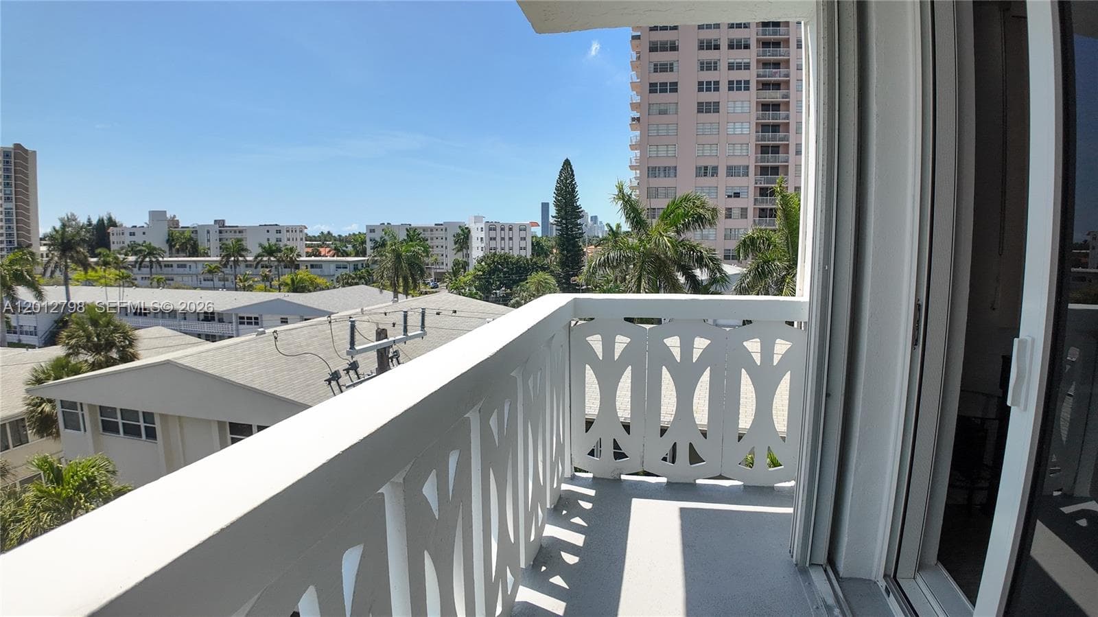 3113 S Ocean Dr 506 photo 15