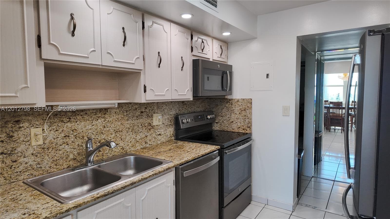 3113 S Ocean Dr 506 photo 4