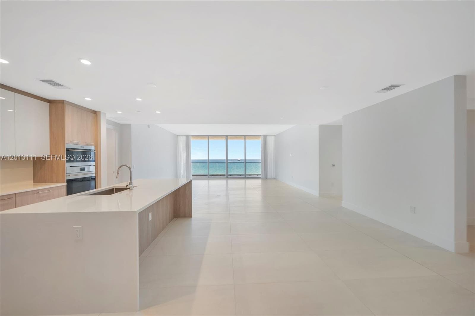153 N Seabreeze Blvd 801 photo 9