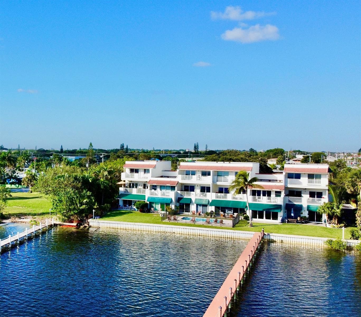 324 N Lake Drive 1