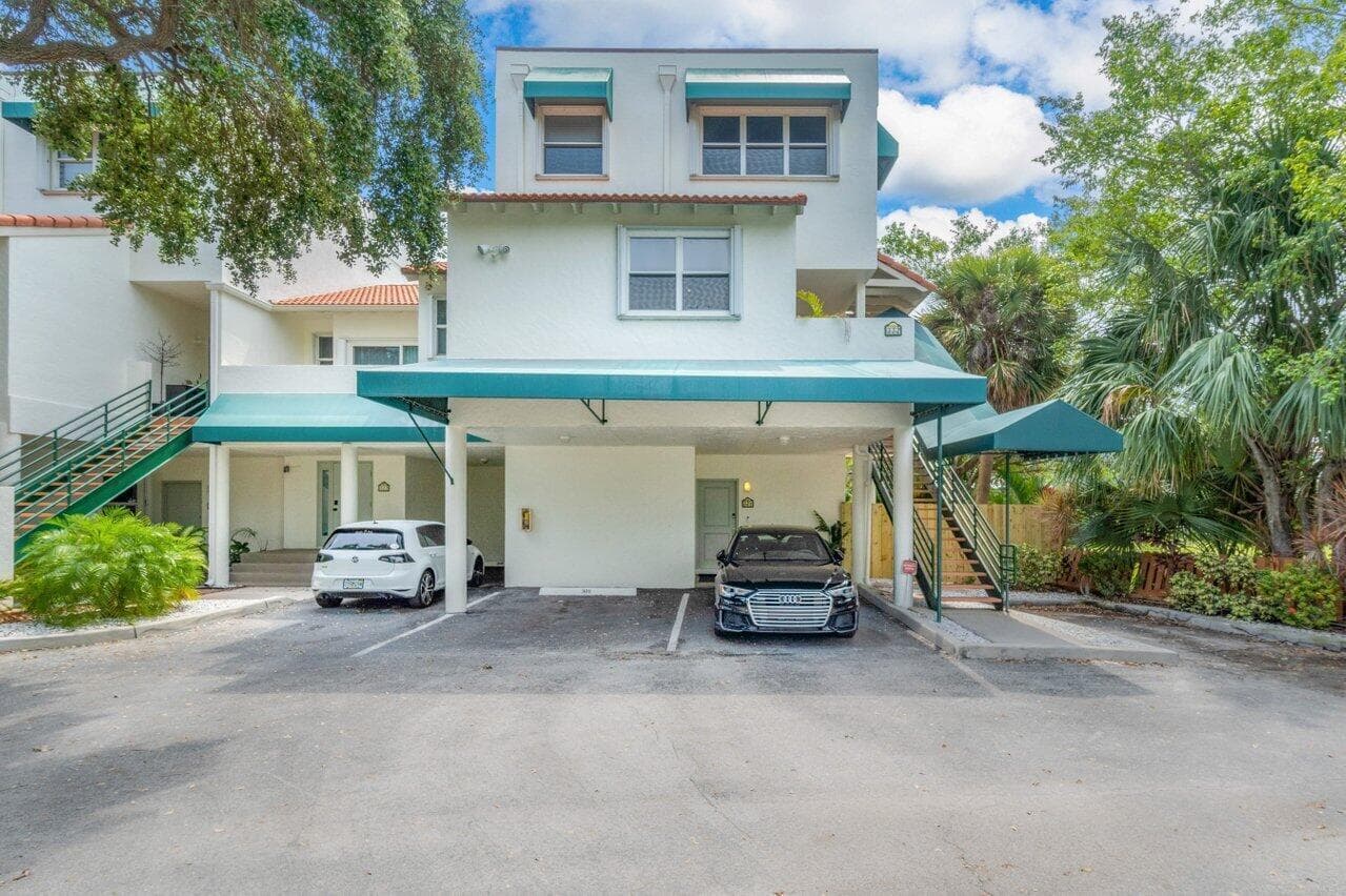 324 N Lake Drive 5