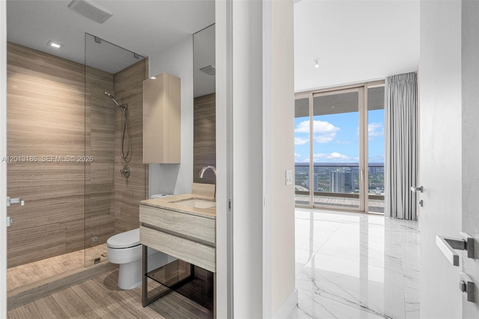 18975 Collins Ave 3605 photo 24