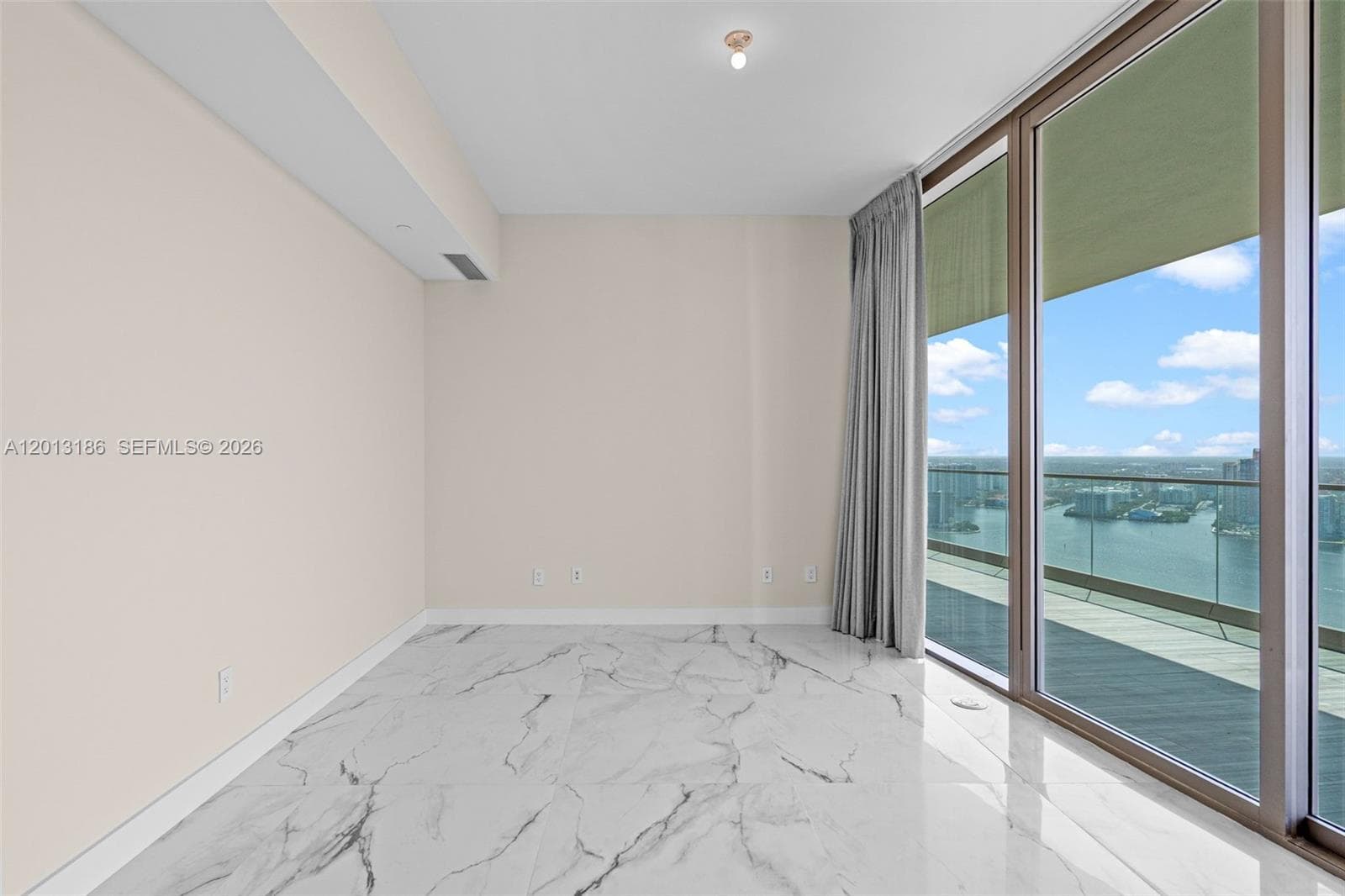 18975 Collins Ave 3605 photo 18