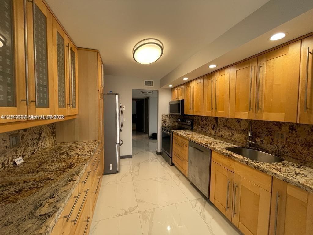 2049 S Ocean Dr East401 photo 18