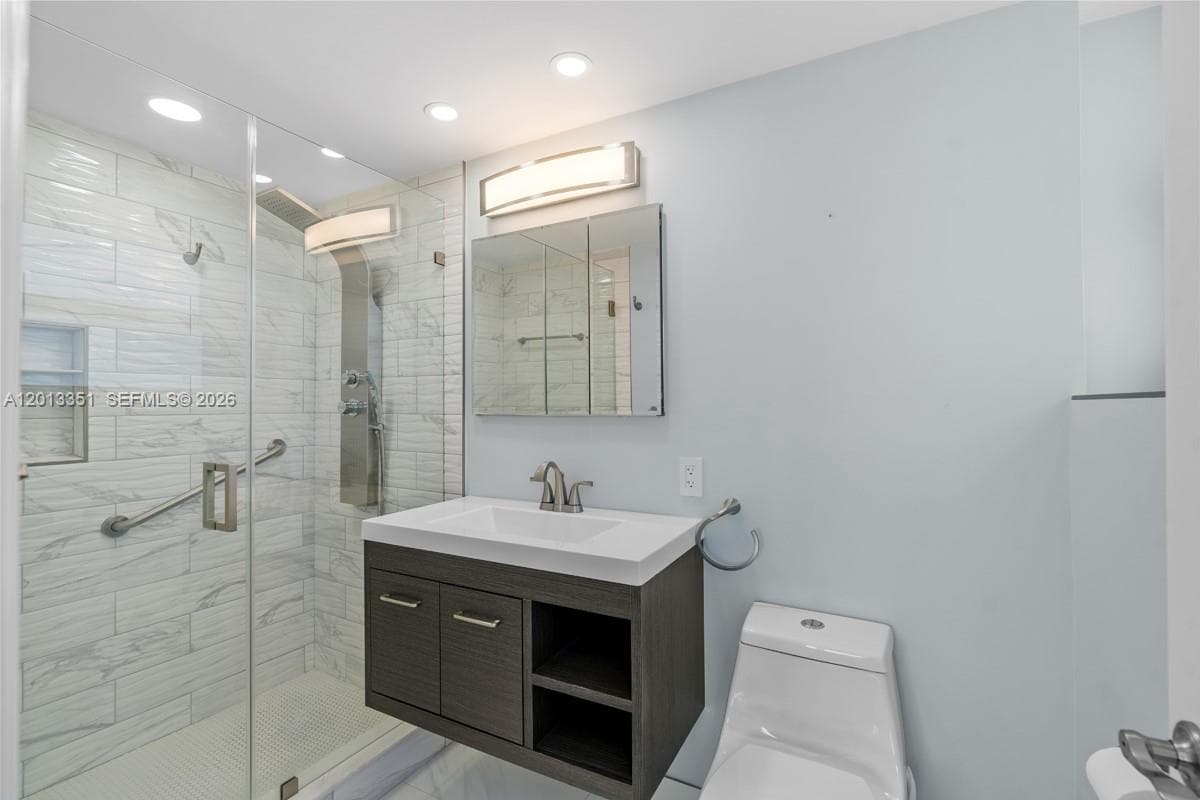 1920 S Ocean Dr 701 photo 13