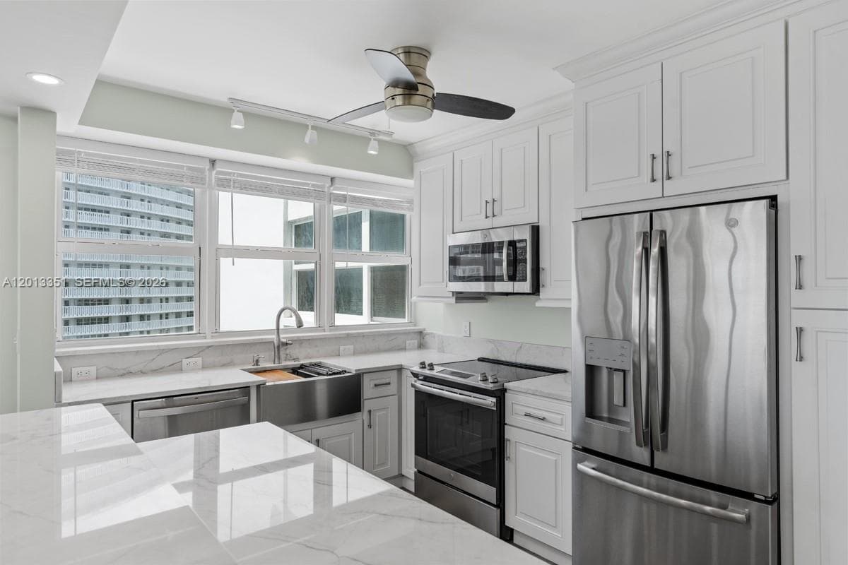 1920 S Ocean Dr 701 photo 22