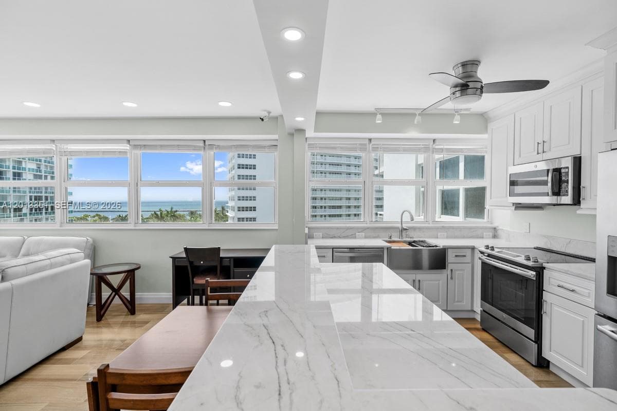 1920 S Ocean Dr 701 photo 20