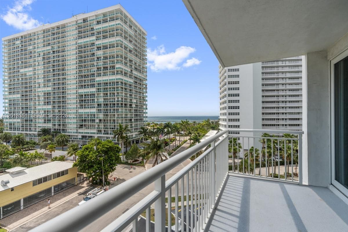 1920 S Ocean Dr 701 photo 10