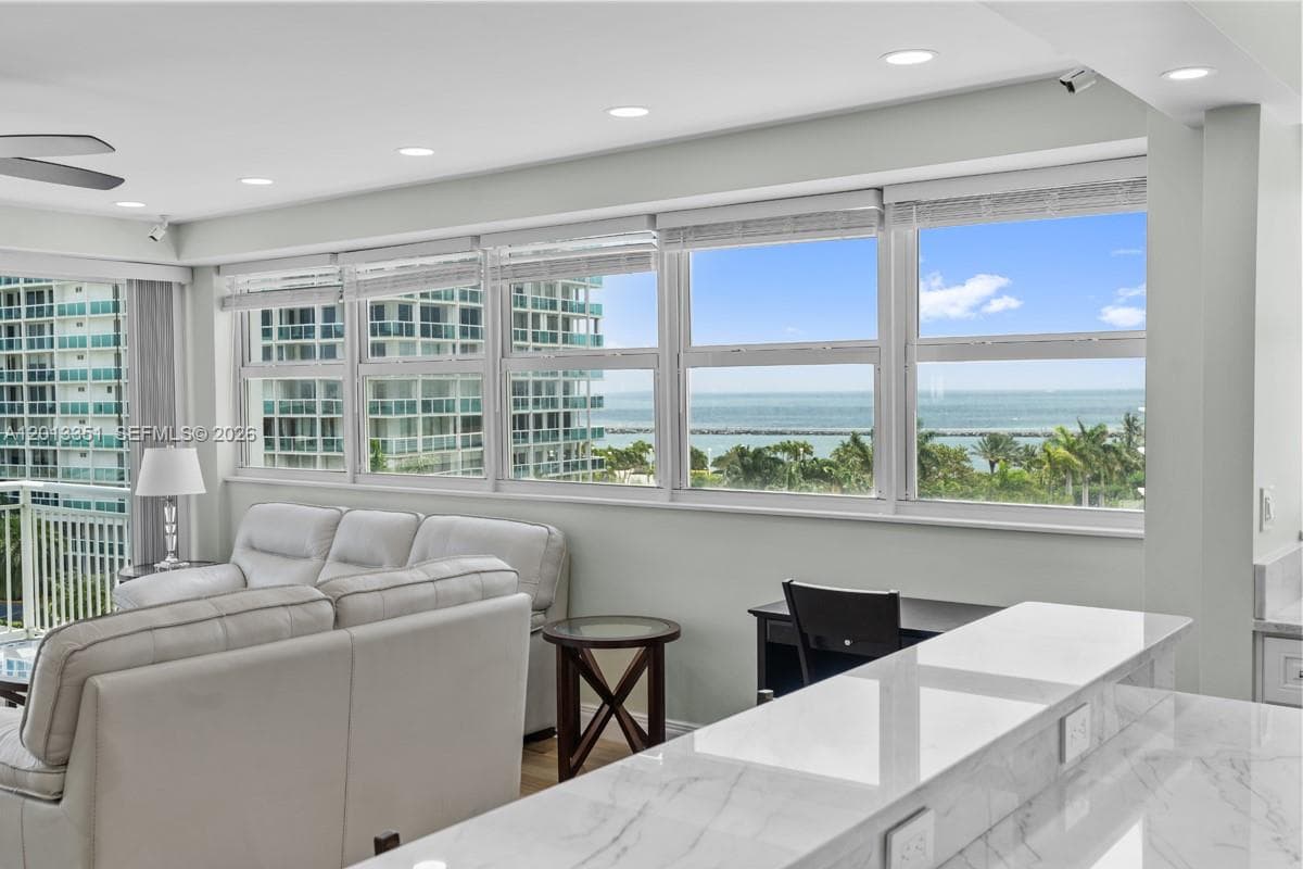 1920 Ocean Dr 4