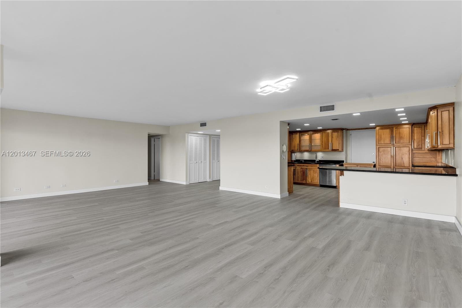 1800 NE 114th St 601 photo 13