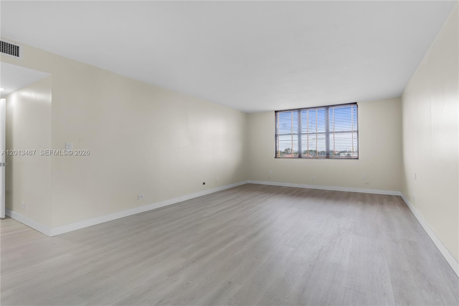 1800 NE 114th St 601 photo 25