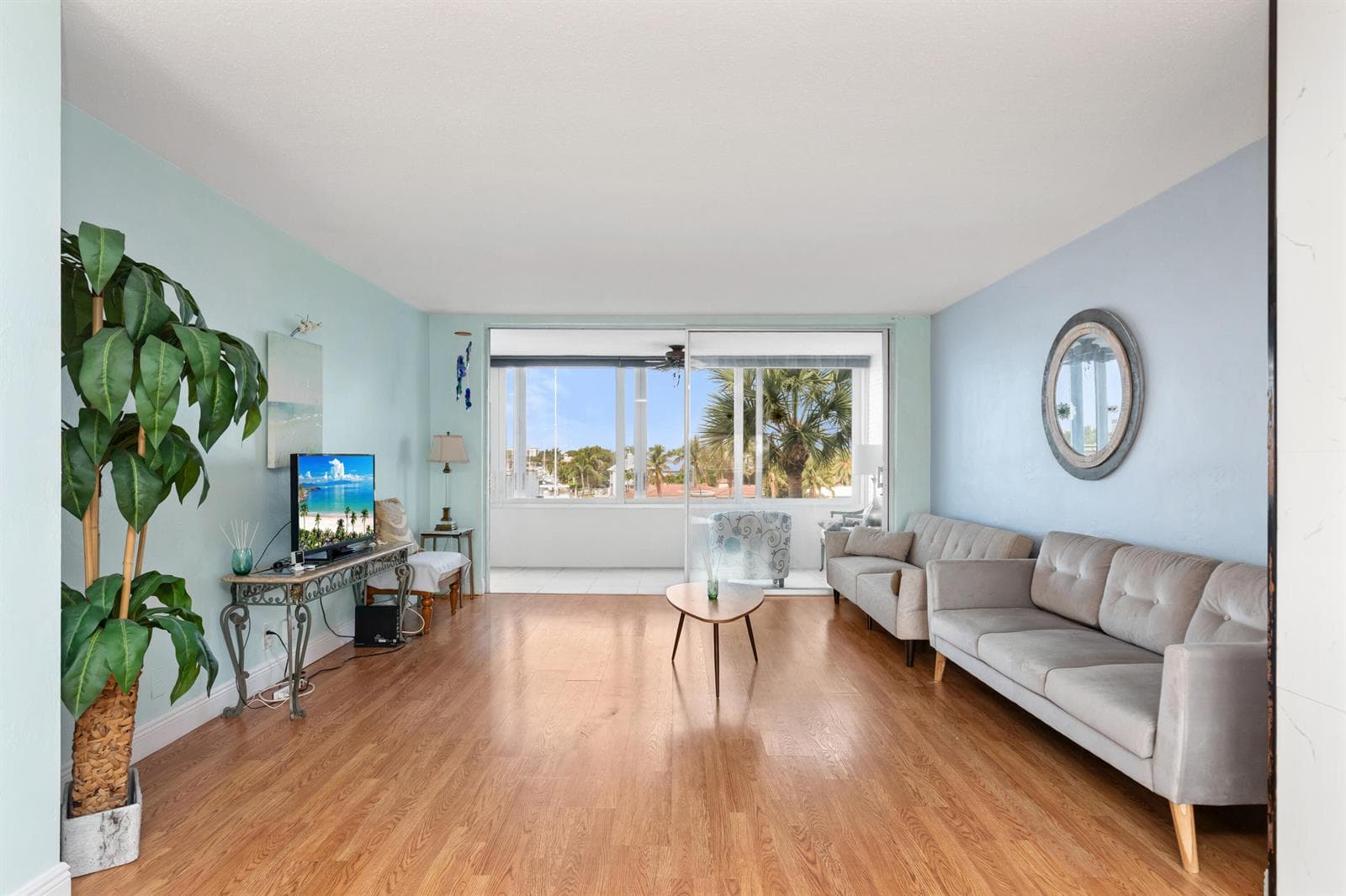 401 N Riverside Drive #406 3