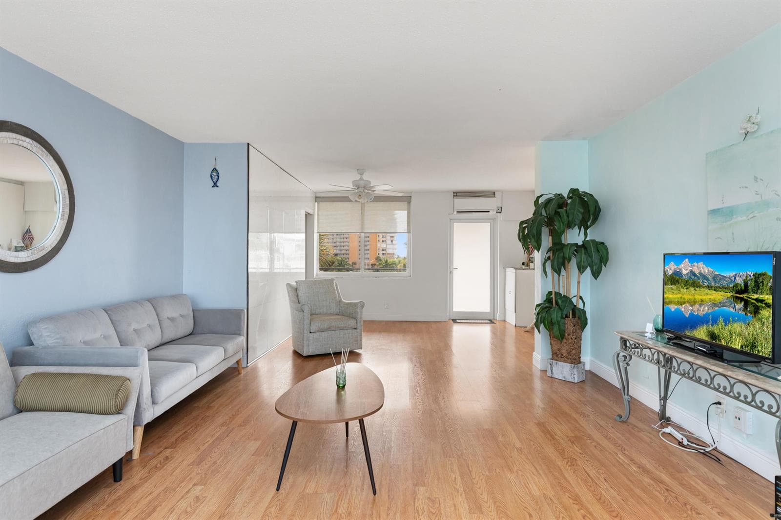 401 N Riverside Drive #406 4