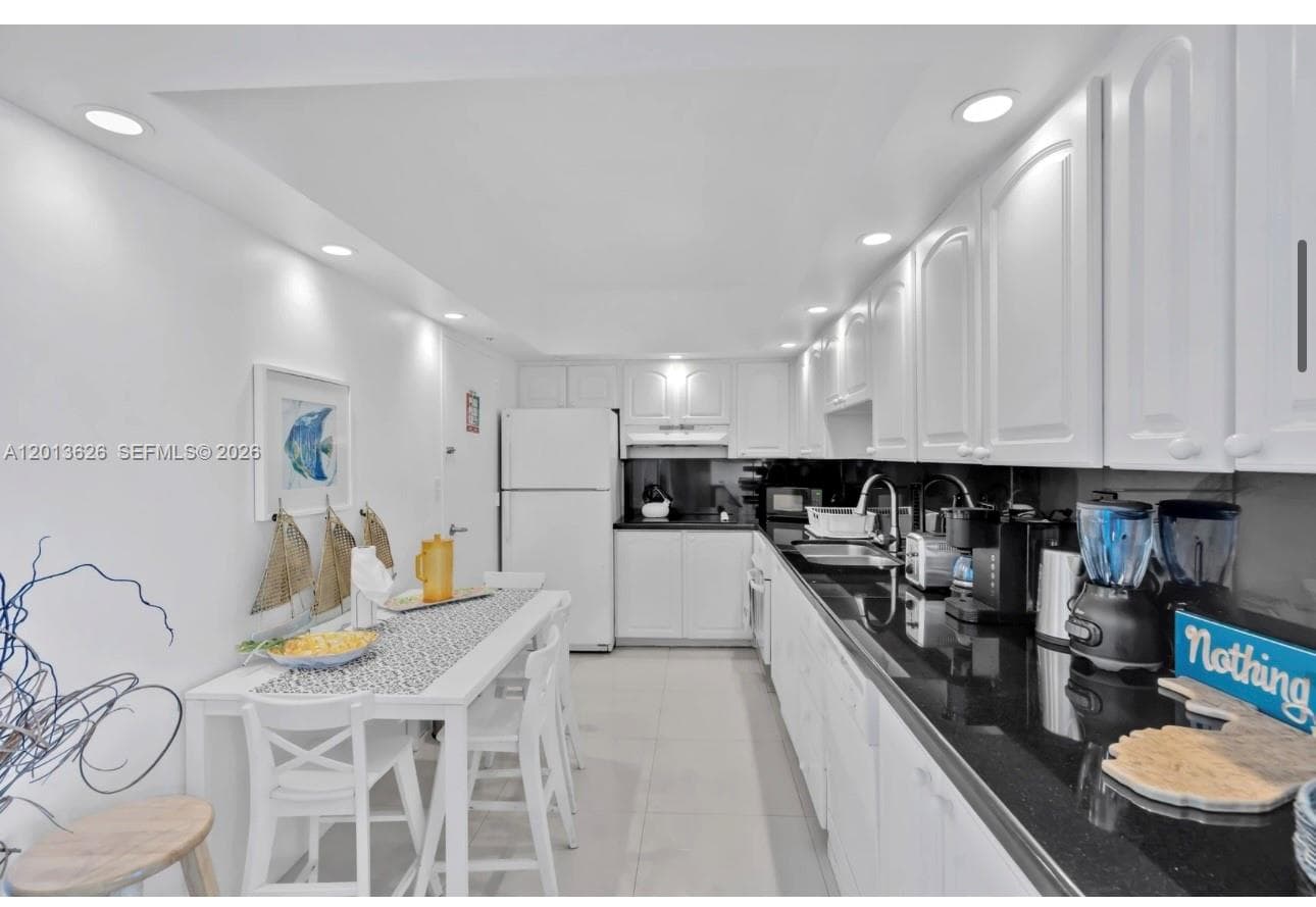4001 Ocean Dr 7B photo 10