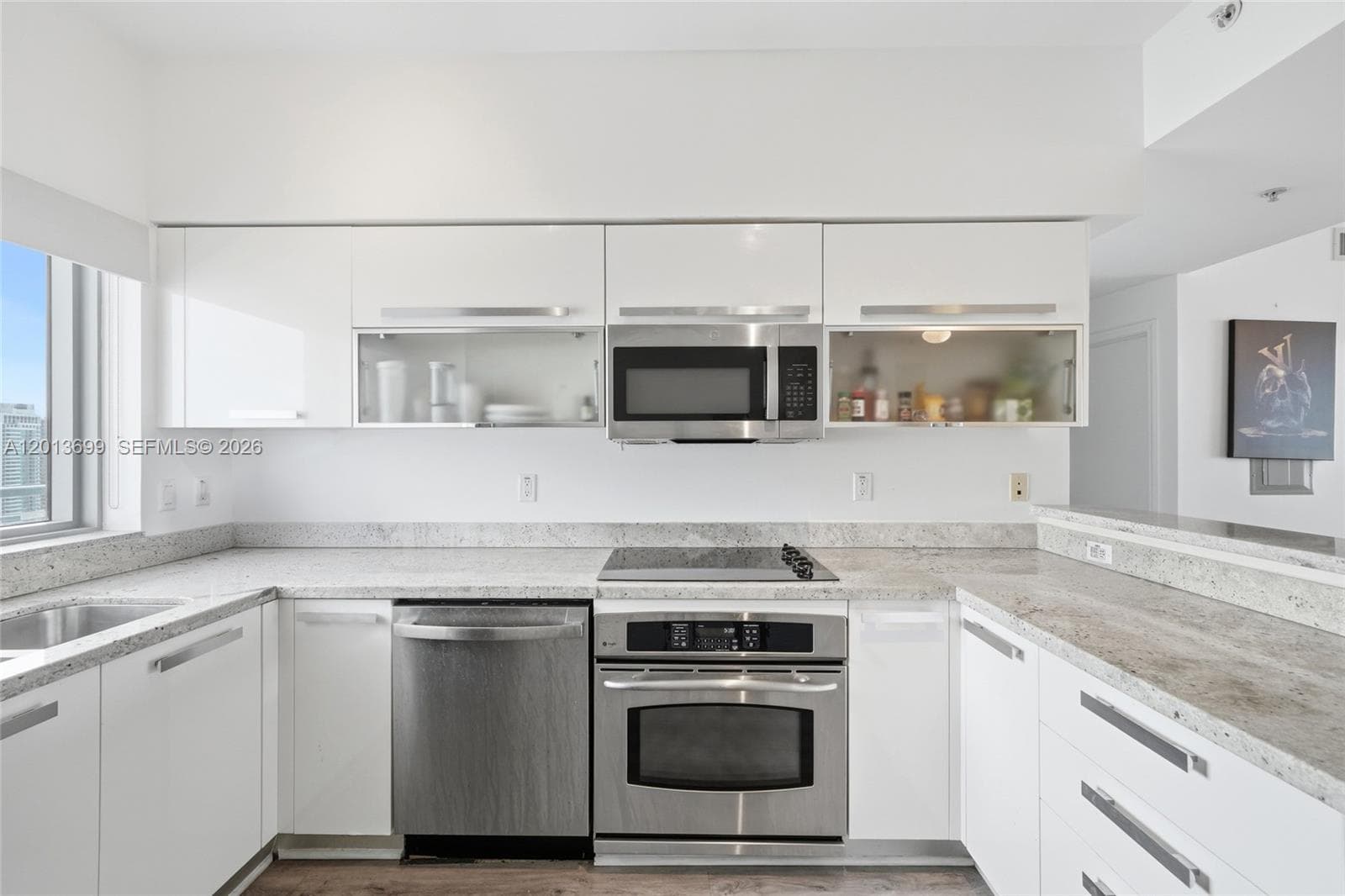 601 NE 36th St 2707 photo 11